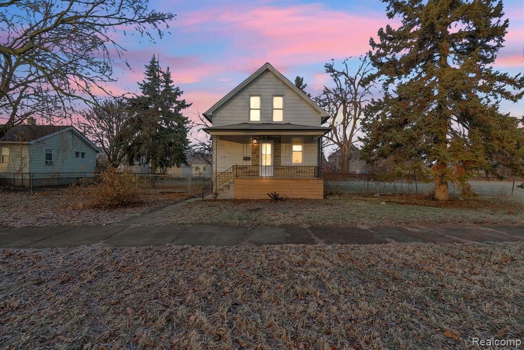 7519 Barrie Street, Dearborn, MI 48126