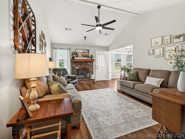 1240 E 163rd Street N, Skiatook, OK 74070