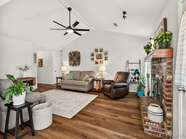 1240 E 163rd Street N, Skiatook, OK 74070