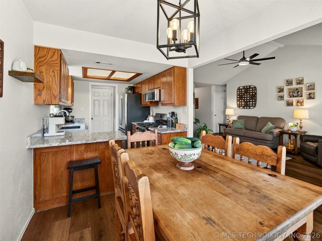 1240 E 163rd Street N, Skiatook, OK 74070