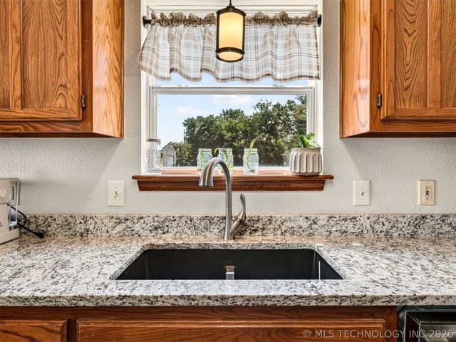 1240 E 163rd Street N, Skiatook, OK 74070