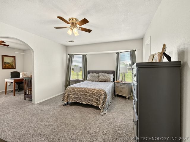 1240 E 163rd Street N, Skiatook, OK 74070
