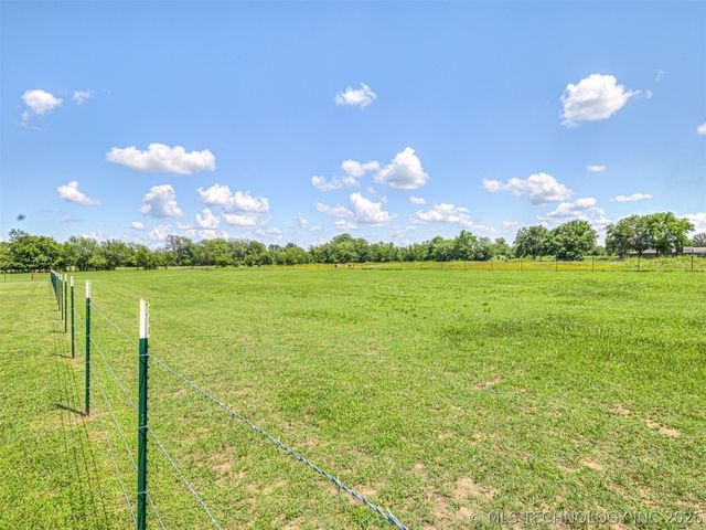 1240 E 163rd Street N, Skiatook, OK 74070