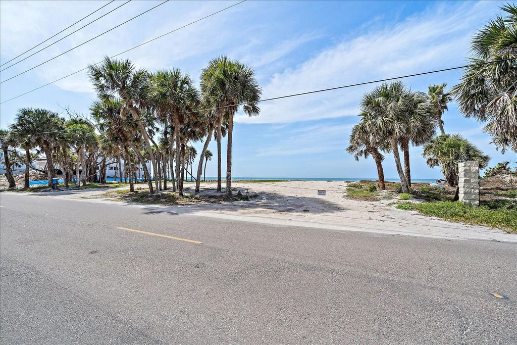 Image 20 of property listing at 7160 MANASOTA KEY ROAD, Englewood, FL 34223