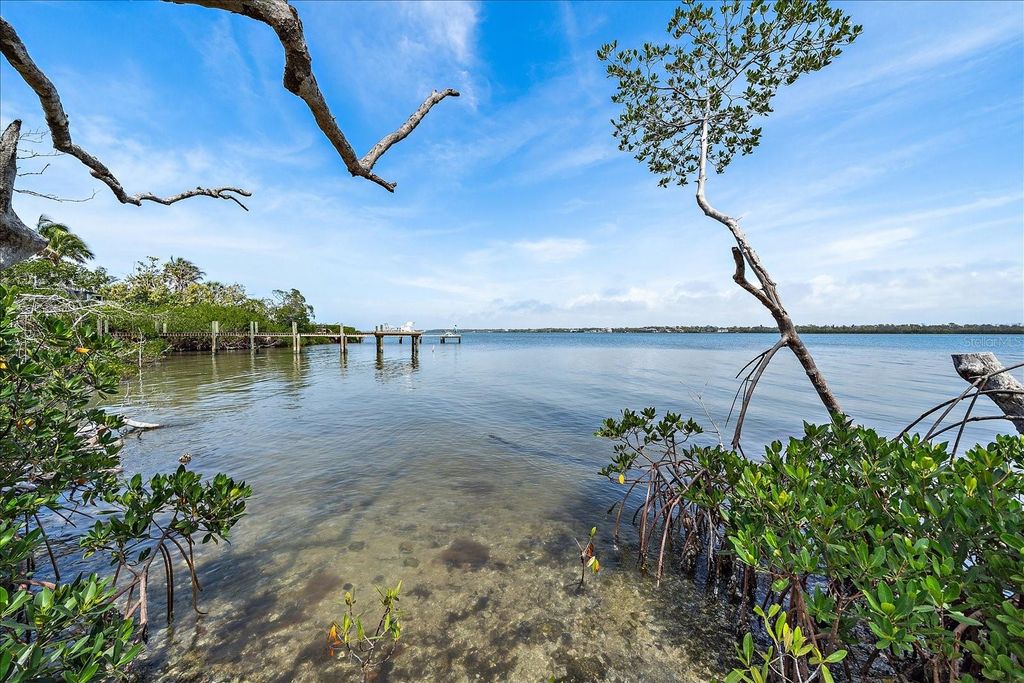 Image 32 of property listing at 7160 MANASOTA KEY ROAD, Englewood, FL 34223