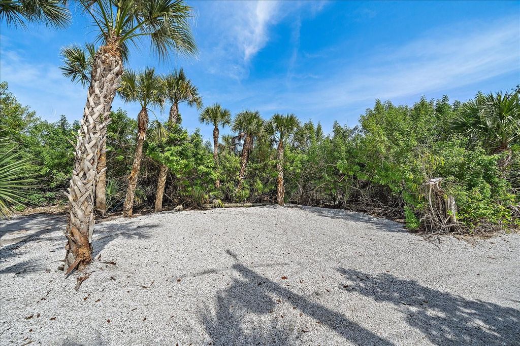 Image 34 of property listing at 7160 MANASOTA KEY ROAD, Englewood, FL 34223
