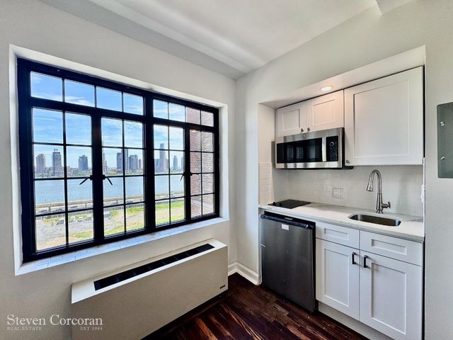 5 Tudor City Pl Apt 529, New York City, NY 10017