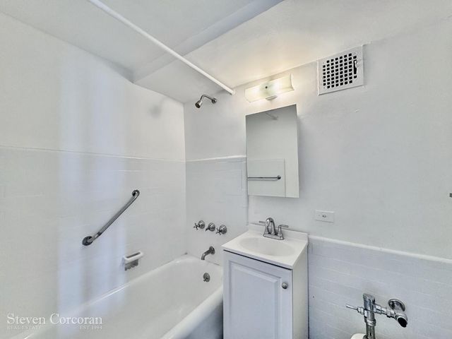 5 Tudor City Pl Apt 529, New York City, NY 10017