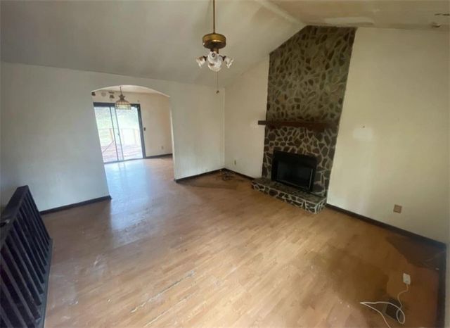 8855 Daerwater Drive, Winston, GA 30187