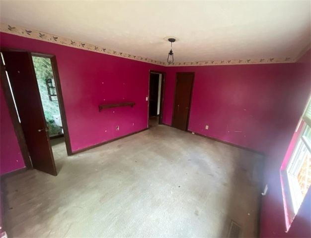 8855 Daerwater Drive, Winston, GA 30187