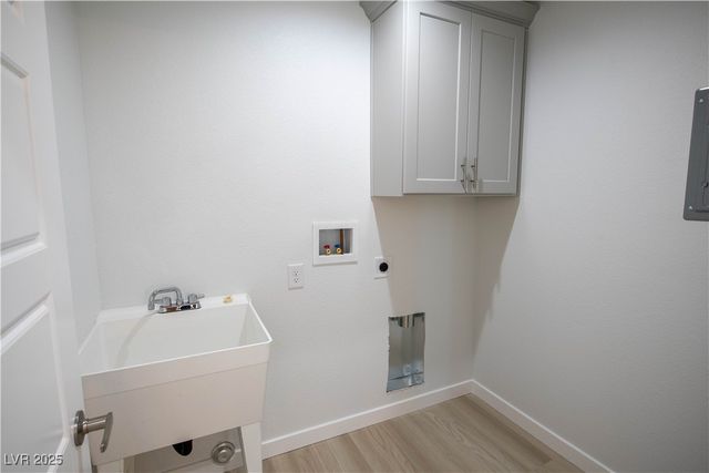 3925 North Mayfield Ranch Road, Pahrump, NV 89060