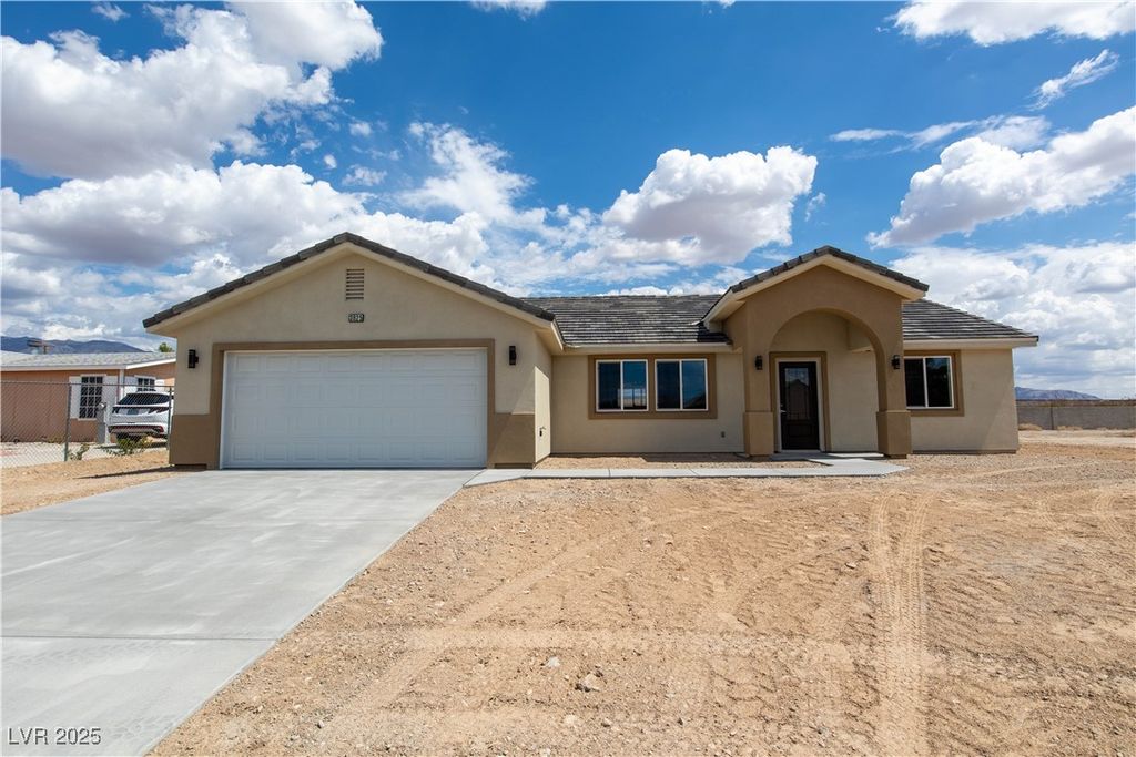 3925 North Mayfield Ranch Road, Pahrump, NV 89060