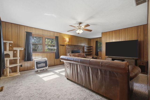 1026 S Bruce Avenue, Springfield, MO 65804