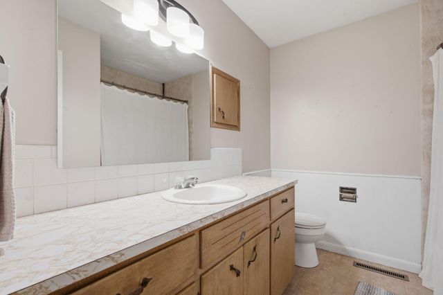1026 S Bruce Avenue, Springfield, MO 65804