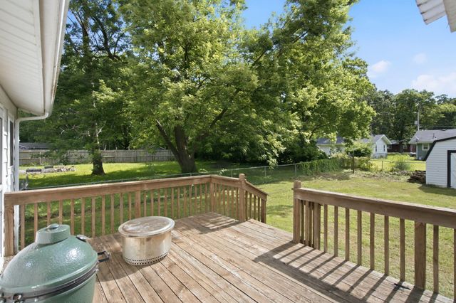 1026 S Bruce Avenue, Springfield, MO 65804