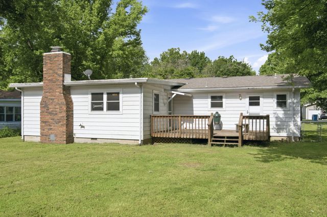 1026 S Bruce Avenue, Springfield, MO 65804