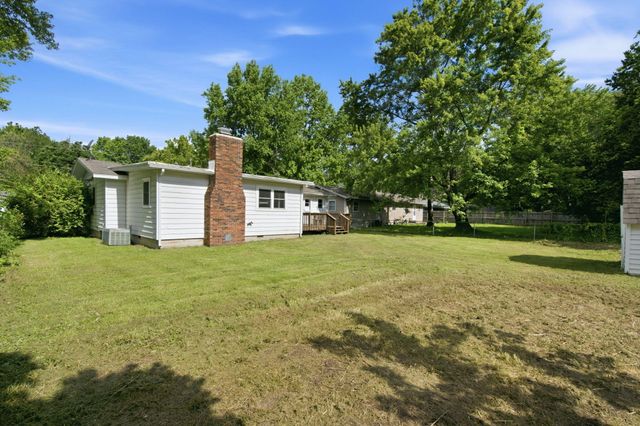 1026 S Bruce Avenue, Springfield, MO 65804