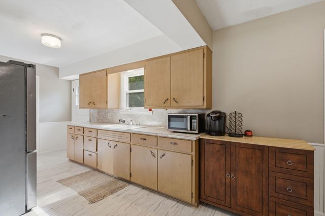 1026 S Bruce Avenue, Springfield, MO 65804
