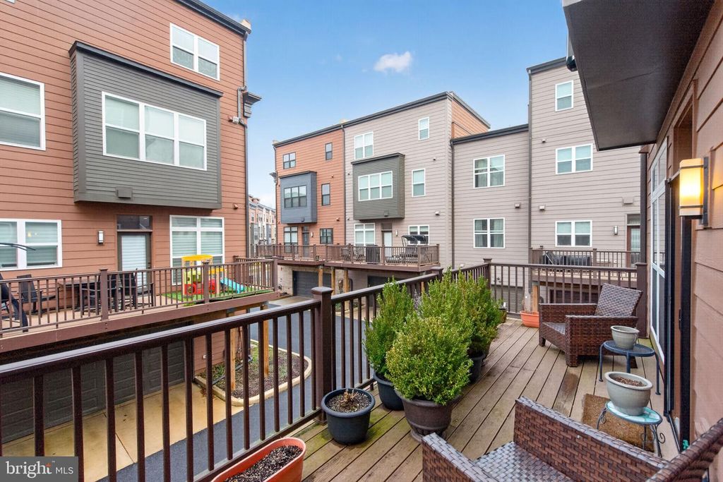 Image 13 of property listing at 3248 ROYAL FERN PL, Rockville, MD 20852