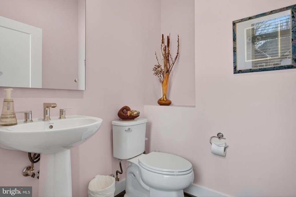 Image 14 of property listing at 3248 ROYAL FERN PL, Rockville, MD 20852