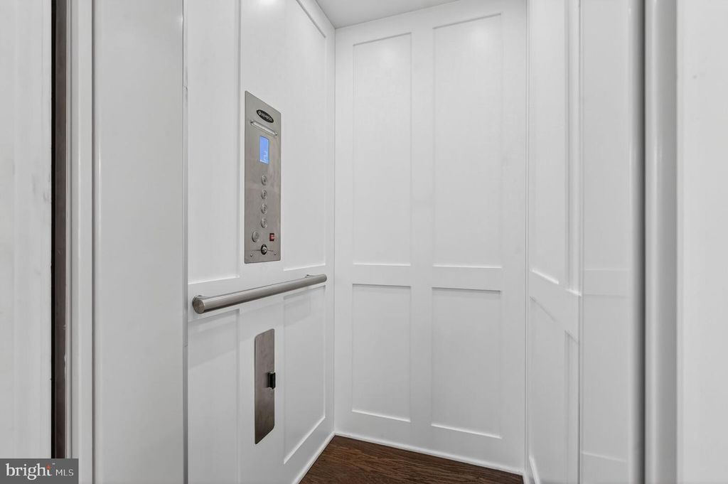 Image 15 of property listing at 3248 ROYAL FERN PL, Rockville, MD 20852