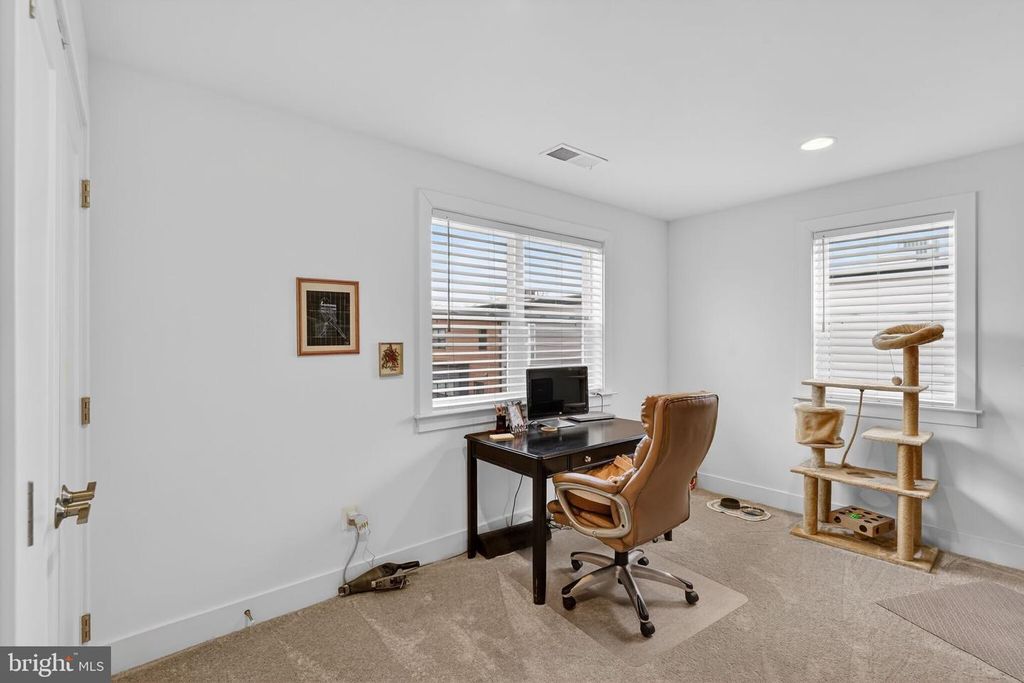 Image 23 of property listing at 3248 ROYAL FERN PL, Rockville, MD 20852