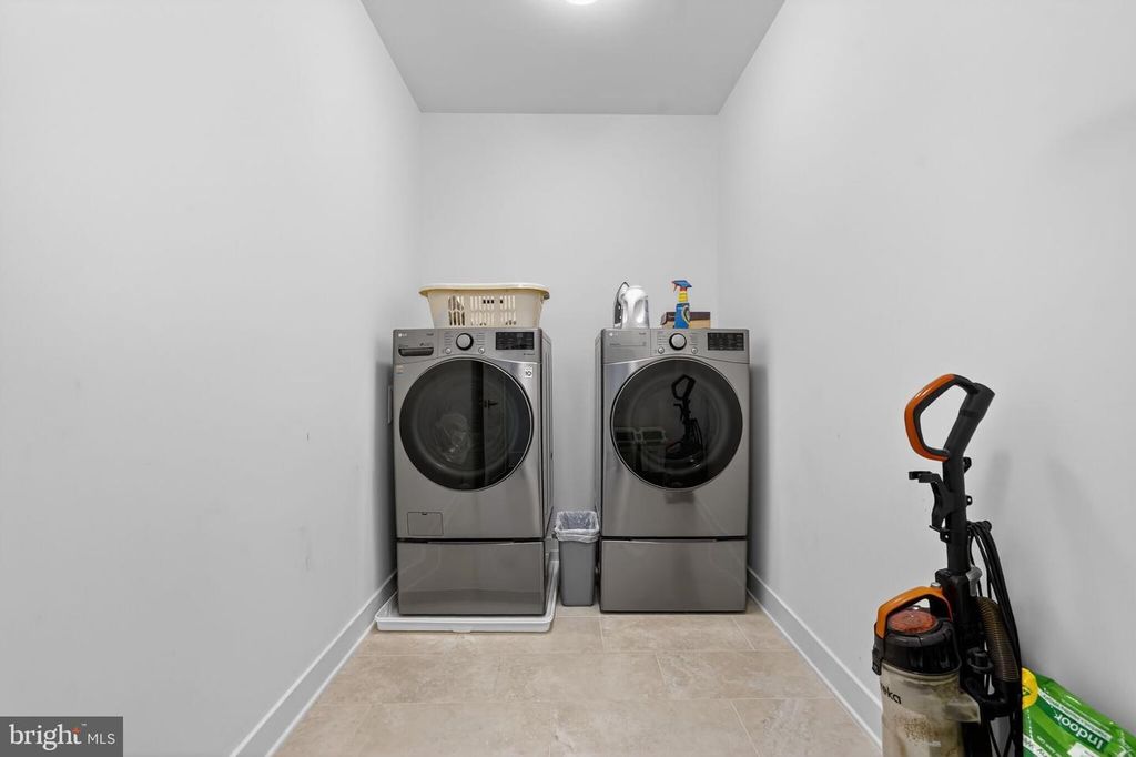 Image 25 of property listing at 3248 ROYAL FERN PL, Rockville, MD 20852