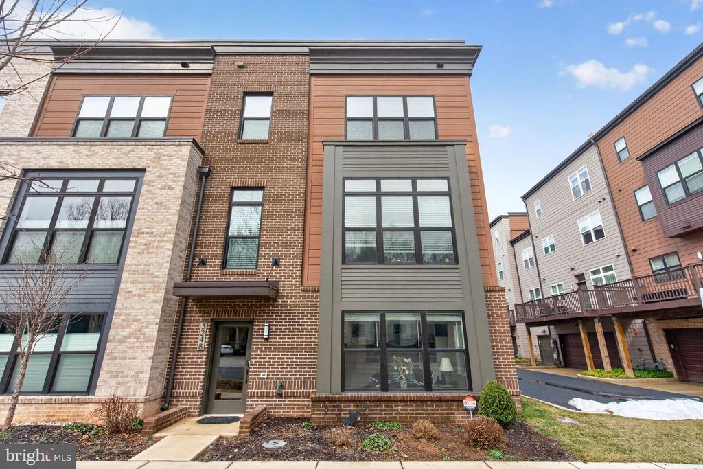 Image 28 of property listing at 3248 ROYAL FERN PL, Rockville, MD 20852