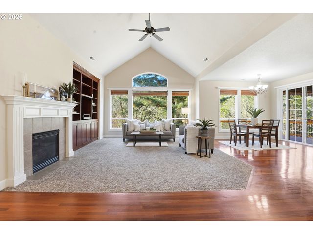 3290 RIDGE POINTE Dr, Forest Grove, OR 97116