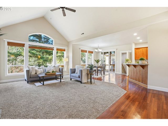 3290 RIDGE POINTE Dr, Forest Grove, OR 97116