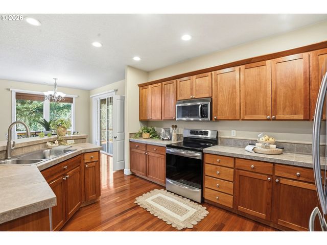 3290 RIDGE POINTE Dr, Forest Grove, OR 97116