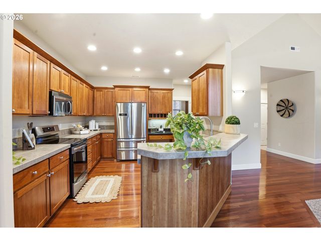 3290 RIDGE POINTE Dr, Forest Grove, OR 97116