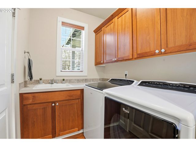 3290 RIDGE POINTE Dr, Forest Grove, OR 97116