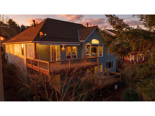 3290 RIDGE POINTE Dr, Forest Grove, OR 97116