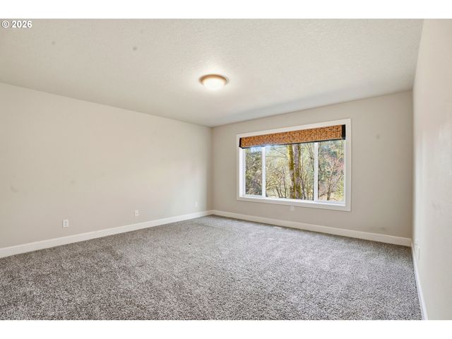 3290 RIDGE POINTE Dr, Forest Grove, OR 97116