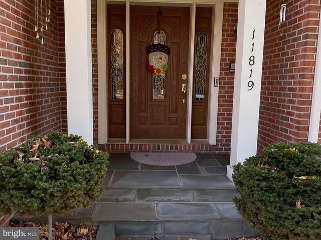 11819 TROIKA CT, Woodbridge, VA 22192