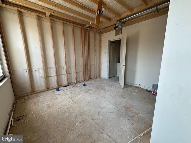 853 MERCER ST, Philadelphia, PA 19125