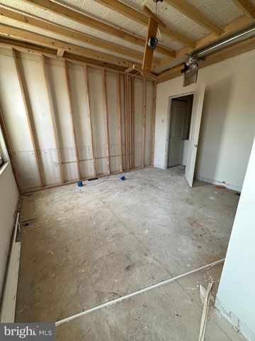853 MERCER ST, Philadelphia, PA 19125