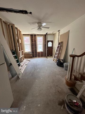 853 MERCER ST, Philadelphia, PA 19125