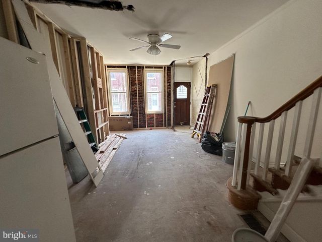 853 MERCER ST, Philadelphia, PA 19125