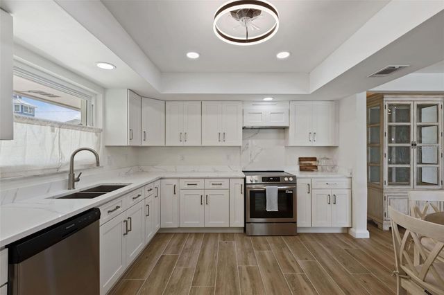 290 BAYSIDE DRIVE, Clearwater Beach, FL 33767