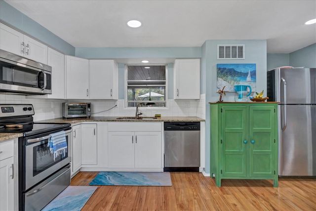 401 LEACH STREET, Englewood, FL 34223