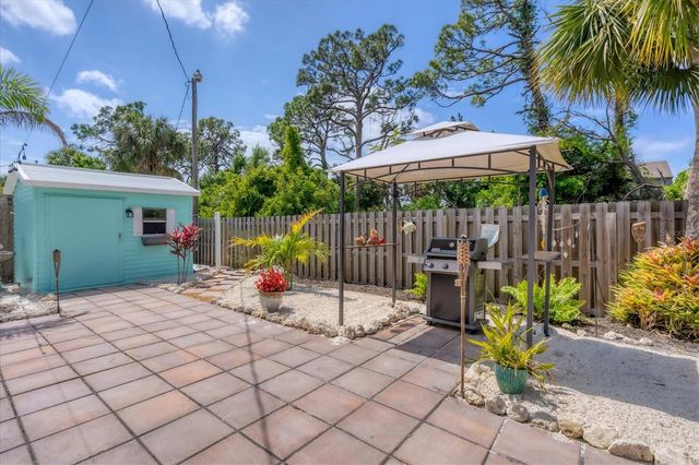 401 LEACH STREET, Englewood, FL 34223