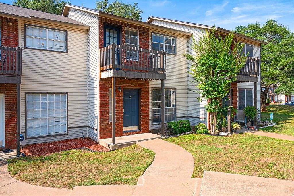 1807 River Crossing CIR B, Austin, TX 78741