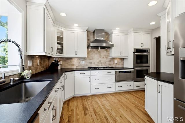 1858 Oxborough Court, Chesterfield, MO 63017
