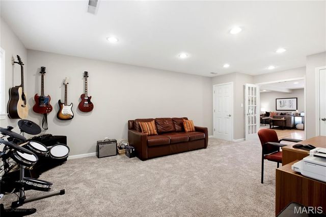 1858 Oxborough Court, Chesterfield, MO 63017