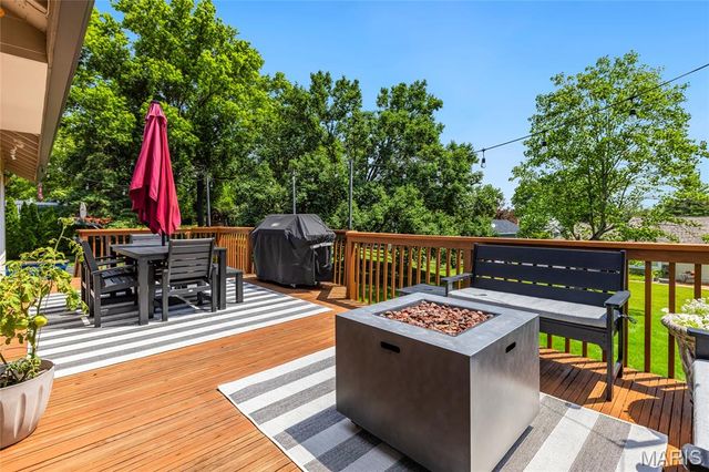 1858 Oxborough Court, Chesterfield, MO 63017