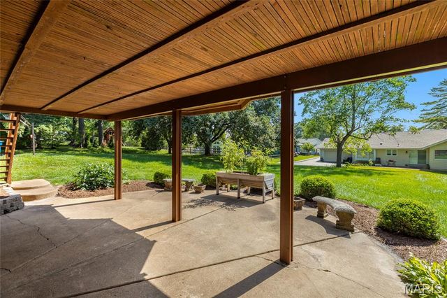 1858 Oxborough Court, Chesterfield, MO 63017