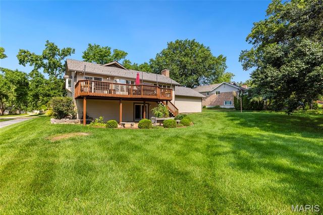 1858 Oxborough Court, Chesterfield, MO 63017