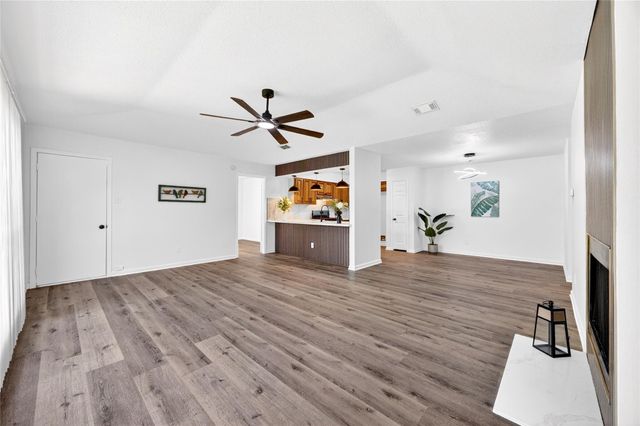 8618 Van Hut Lane, Houston, TX 77044